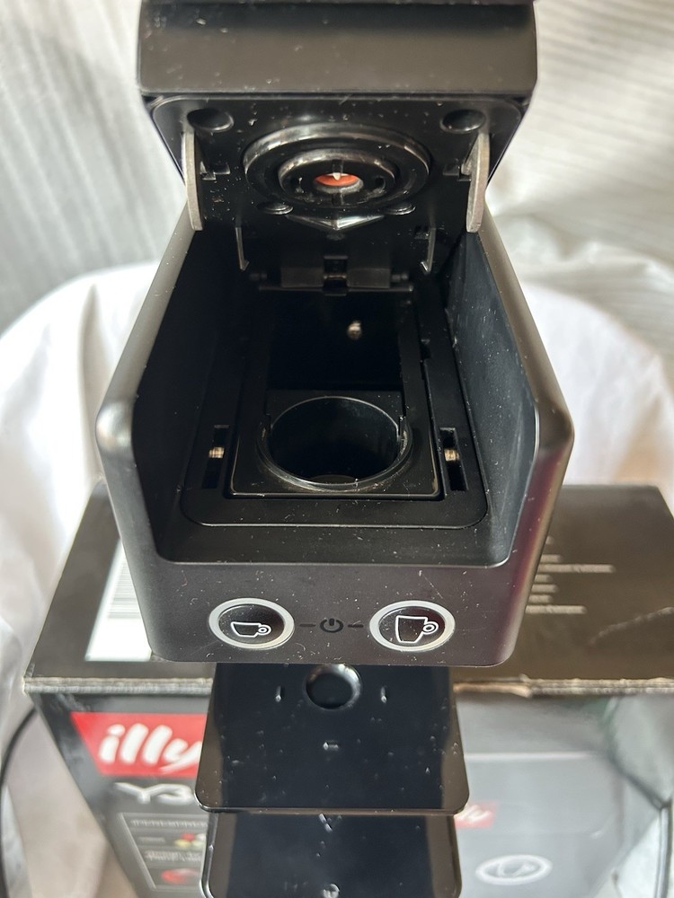 Illy Y3.3 Espresso Machine - Single Serve - Black