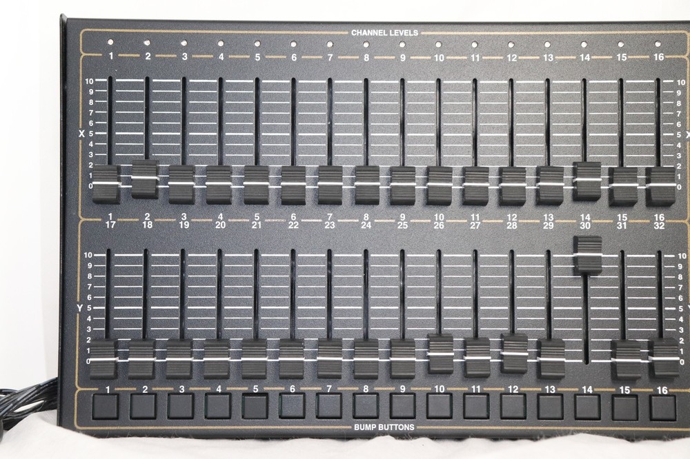 Leviton MC7016 Memory Light Controller