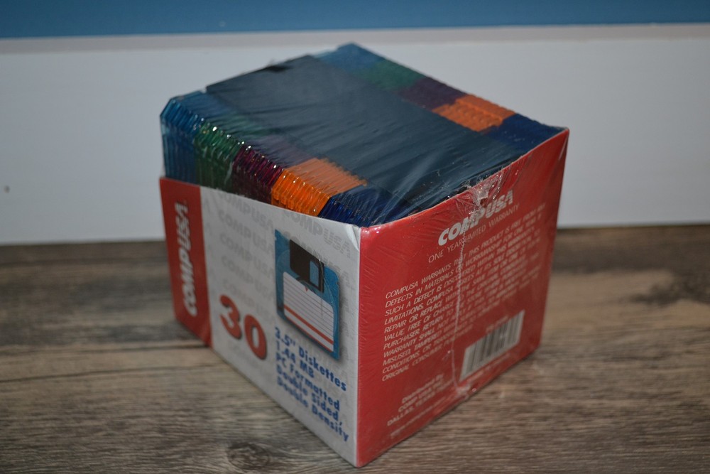 CompUSA 3.5" Diskettes 1.44 MB PC Formatted Double Sided Double Density 30-Pack