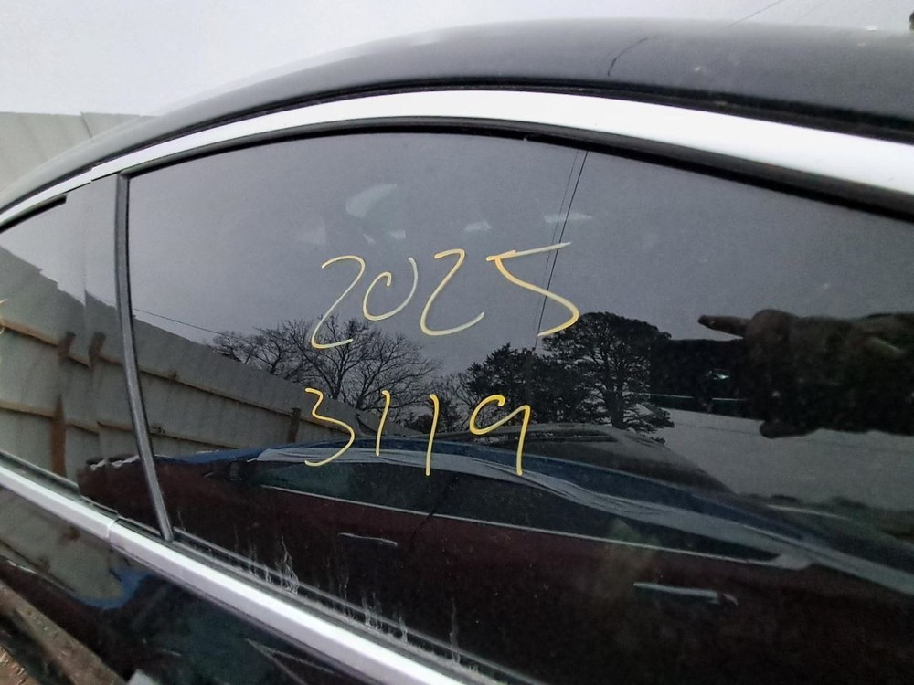 Fuse Box Engine Fits 16-20 IMPALA 2672342