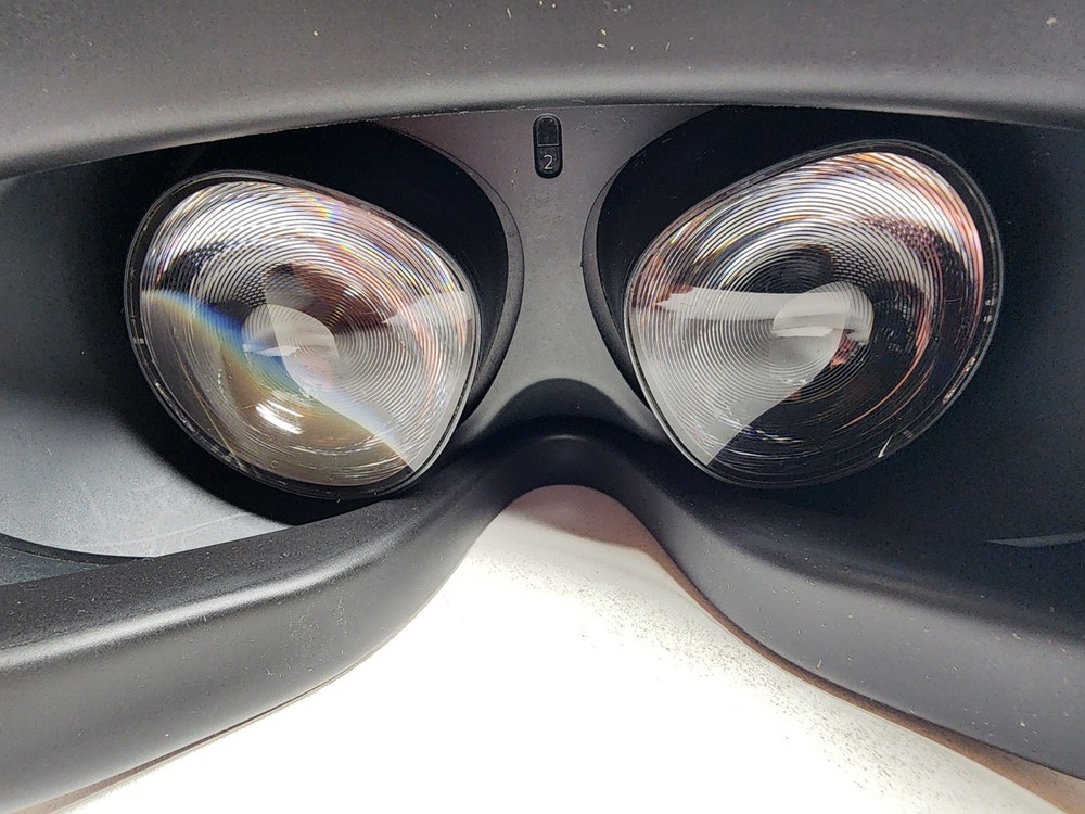 Meta Oculus Quest 2 128gb Standalone VR Headset Only *Dead Pixel*
