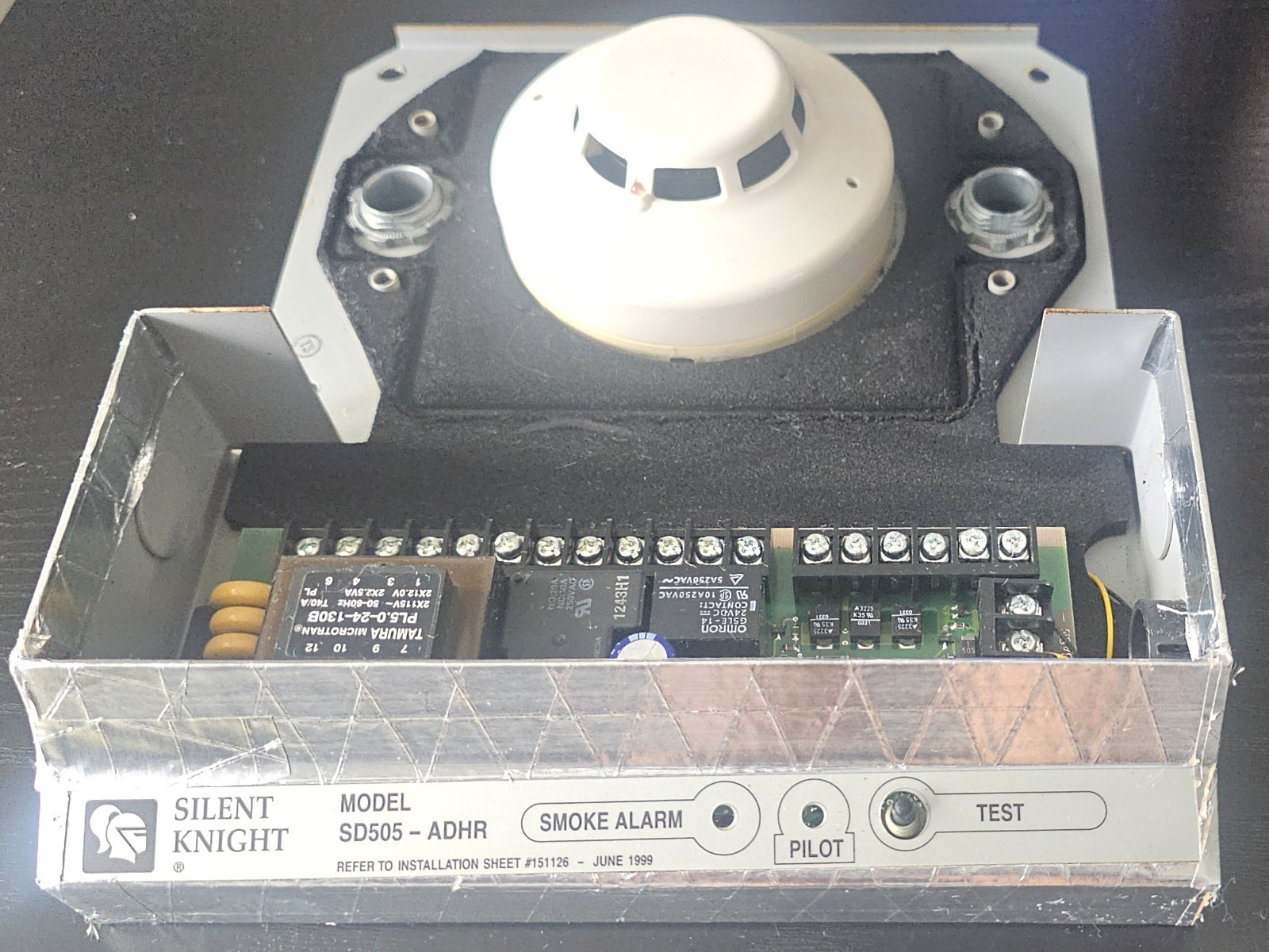 SILENT KNIGHT SD505-ADHR Duct Detector (built-in Relay) w/SD505-APS Smoke Head