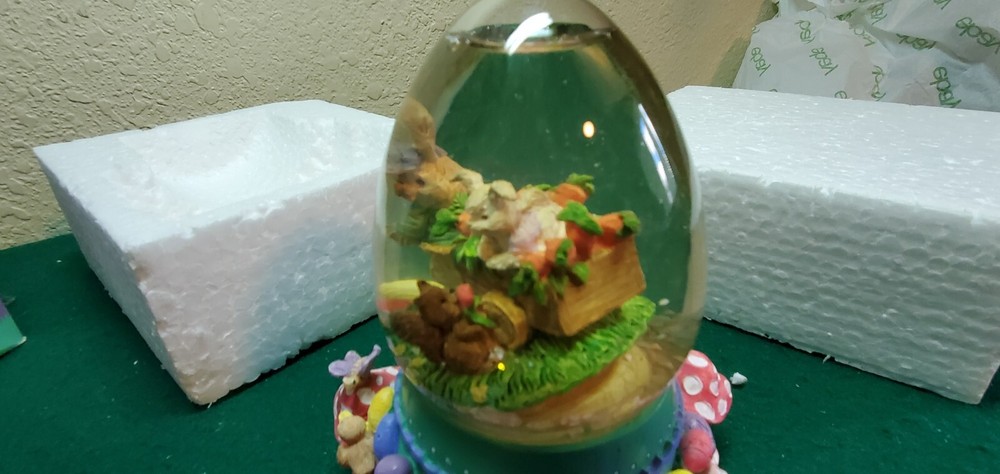 Collectible Easter Spring Egg Water Globe, Sold at Kohls, pre-owned
