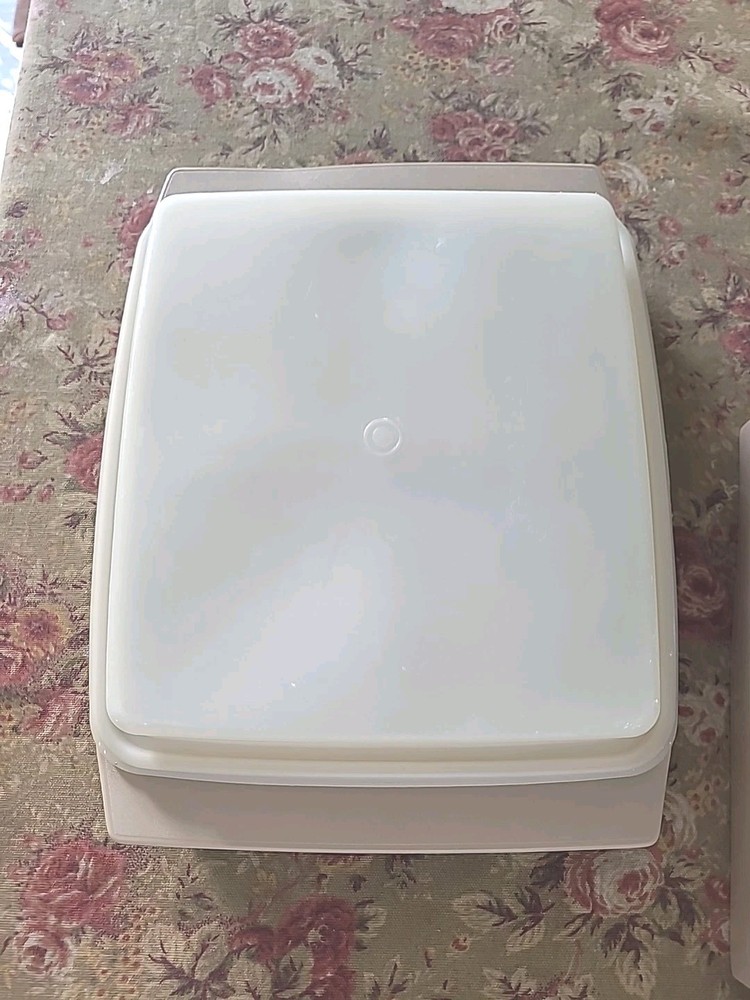 Tupperware Deviled Egg Keeper Taker 2 Trays