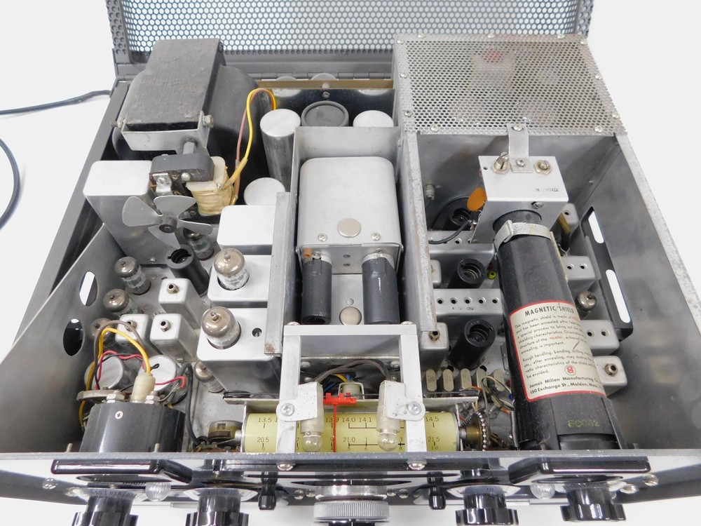 Central Electronics 100V Vintage Ham Radio Transmitter (excellent cosmetics)