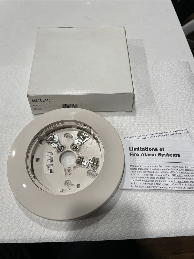 New Johnson Controls B210LPJ Smoke Detector Base Sensor White