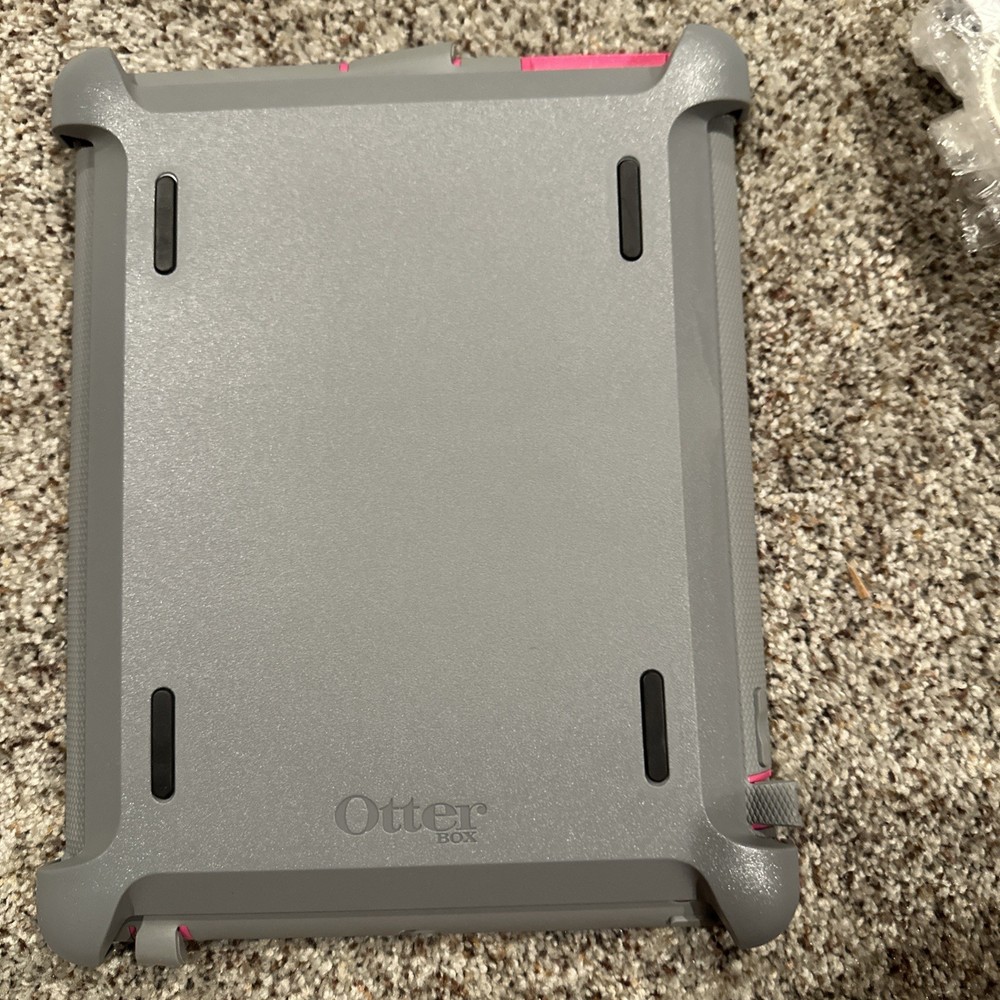 Apple iPad 3rd Gen. 64GB Bundle With Case and charger