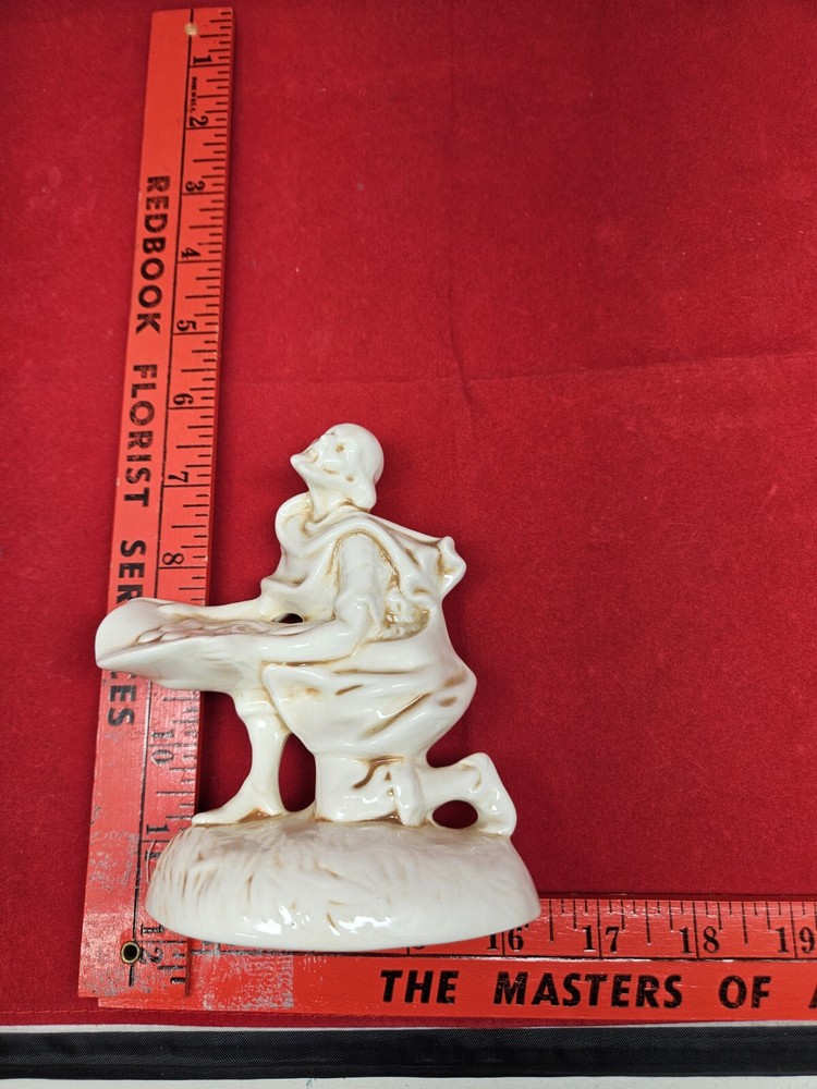 5.5” Nativity Kneeling Peasant Bread Ceramic Atlantic Mold