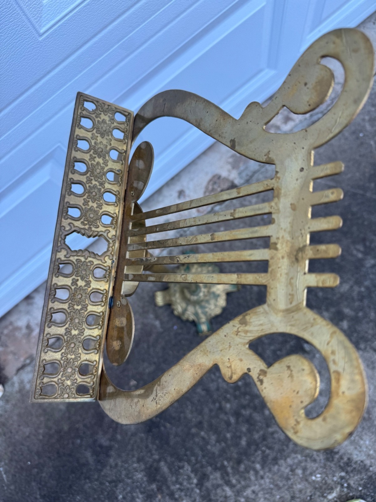 Vintage Brass Harp Music Stand Gold Metal Lyre Shaped Footed Telescoping 36-49"