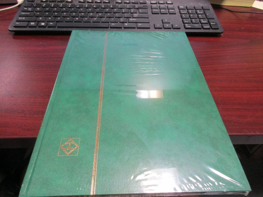 LIGHTHOUSE STOCK BOOK L4/8, 16 WHITEPAGES GREEN COVER NEW IN SHRINKWRAP FREE SHP