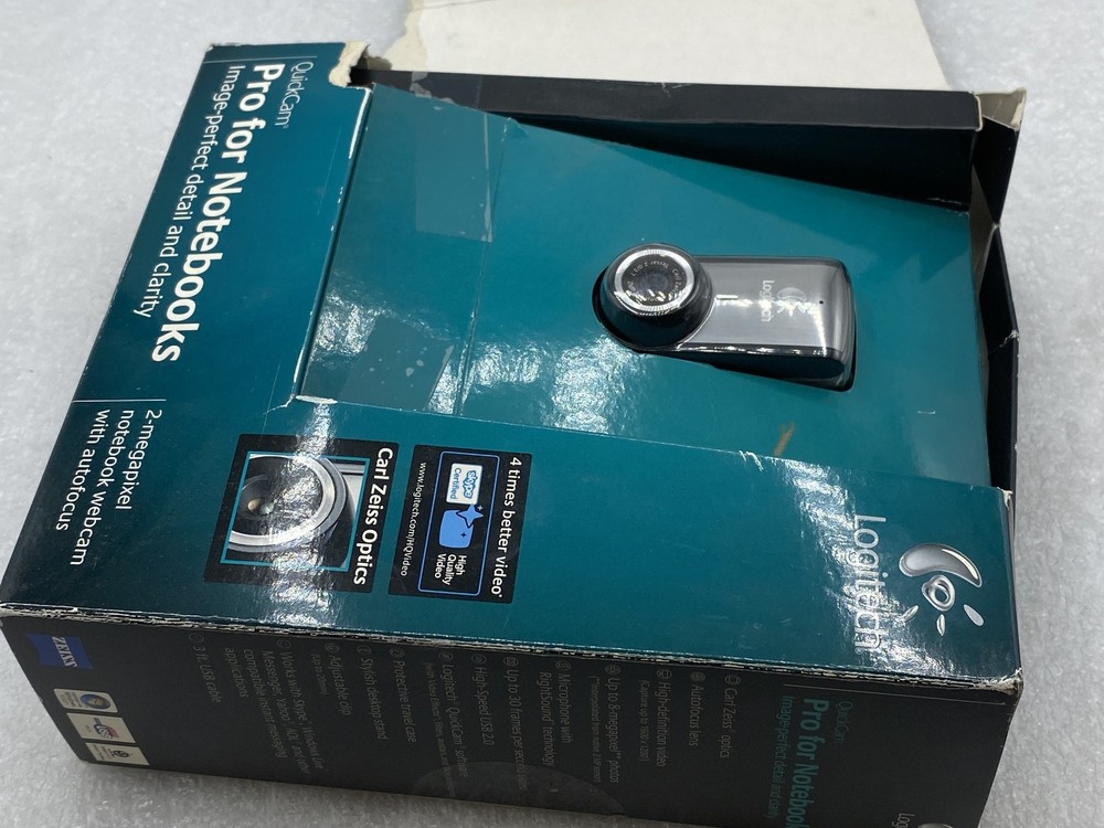 Logitech QuickCam Pro For Notebooks 2-MP Webcam Carl Zeiss Optics & AutoFocus