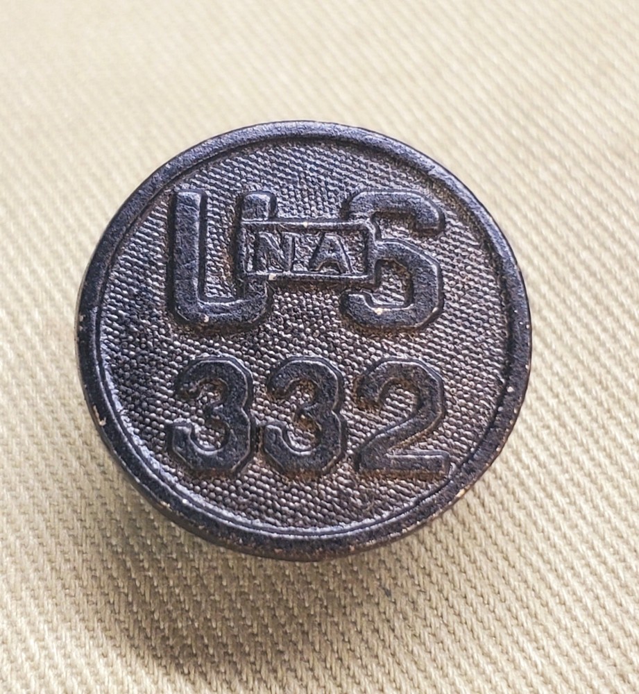 WWI 332nd Infantry Regiment NA variation Collar Disk