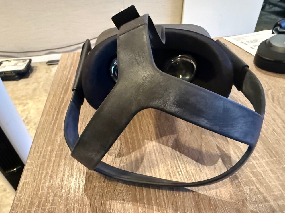 Meta Oculus Quest 1 Headset Only 64GB Black