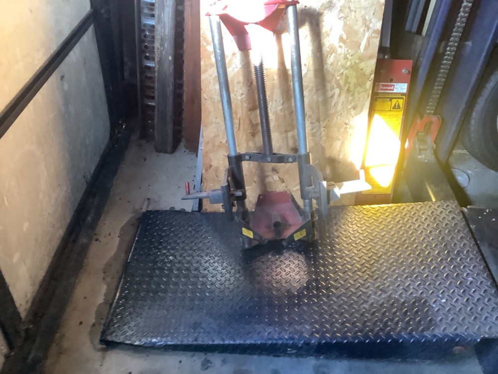 BRANICK MST-580A MACPHERSON STRUT SPRING COMPRESSOR SEE PHOTOS AND DESCRIPTION