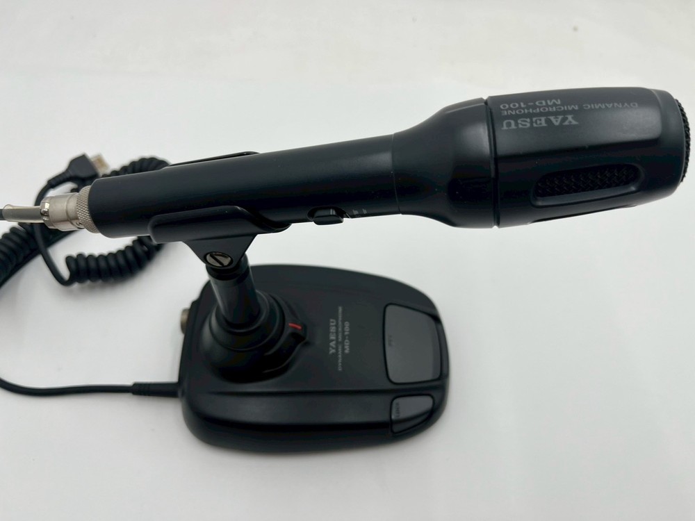 YAESU MD-100A8X Dynamic Desktop Microphone + Stand Excellent Cond.