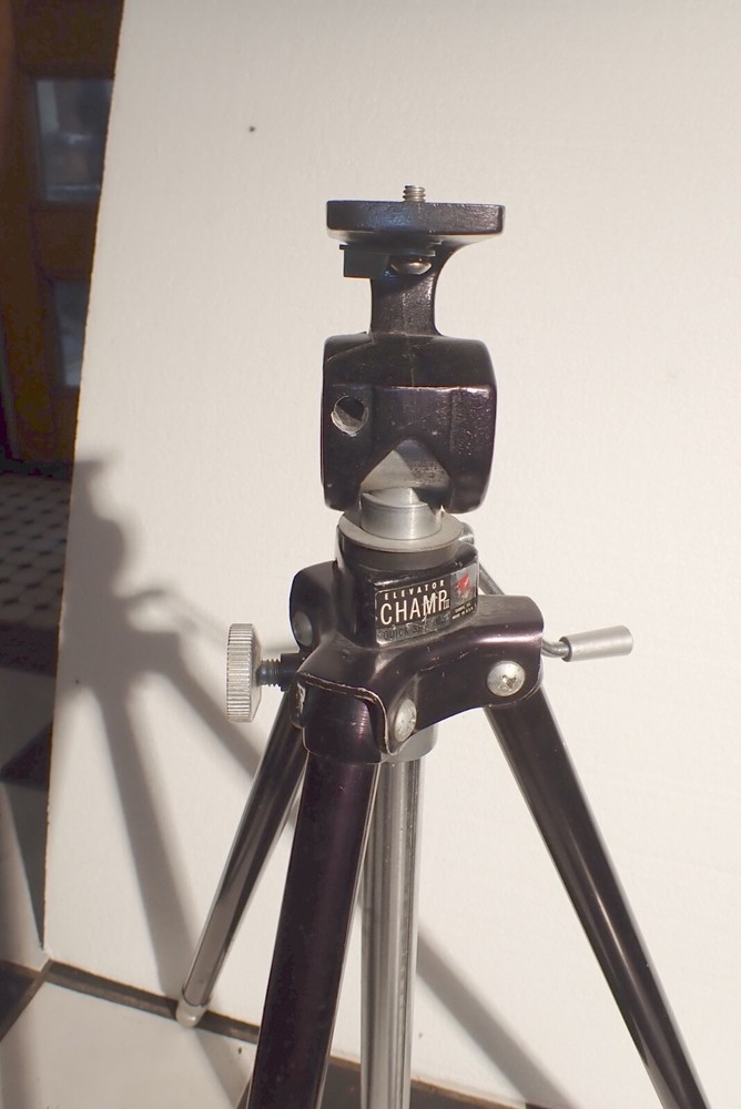 ELEVATOR CHAMP III Tripod , (Range 24"-75")