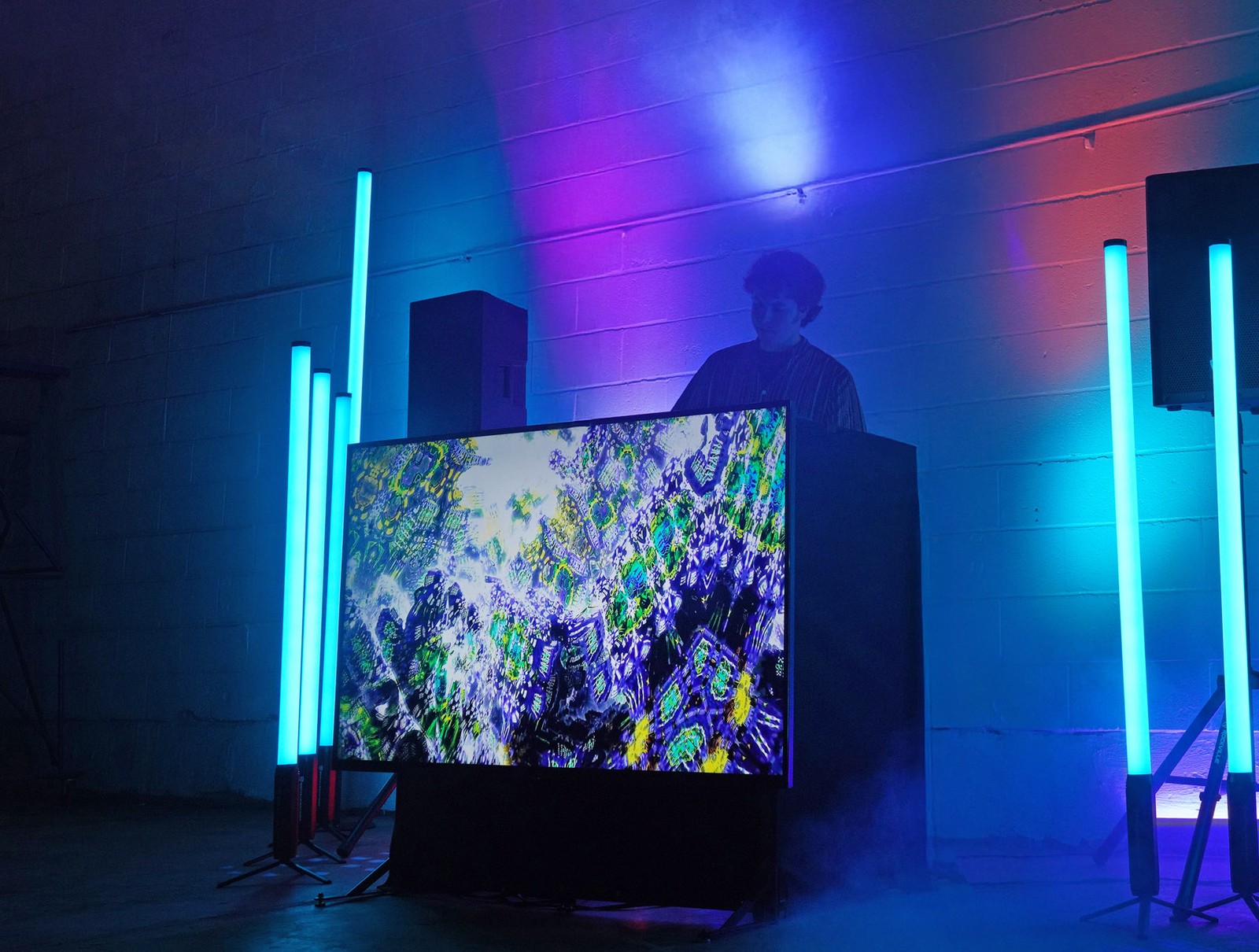 Rockville ROCKBOOTH TV DJ Booth Table Facade w/ 70" TV Mount Stand+Travel Bag