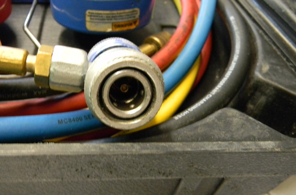 MASTERCOOL FOUR WAY CHARGING AND TESTING MANIFOLD GAUGE SET