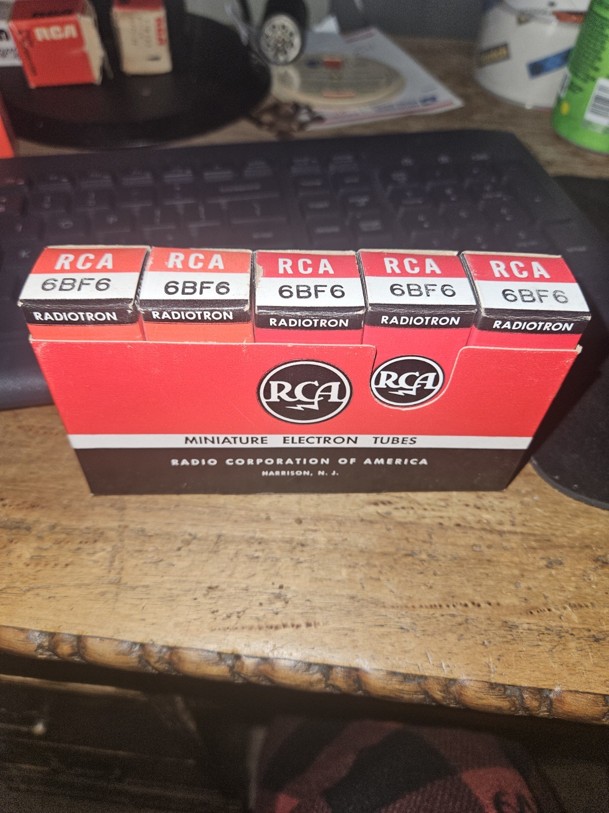 VINTAGE SLEEVE OF 5 NOS RCA 6BF6 DOUBLE DIODE TRIODE VACUUM TUBES