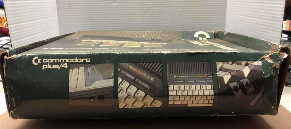 Vintage Commodore Plus/4 computer with Original box / INTEGRATED SOFTWARE MANUAL