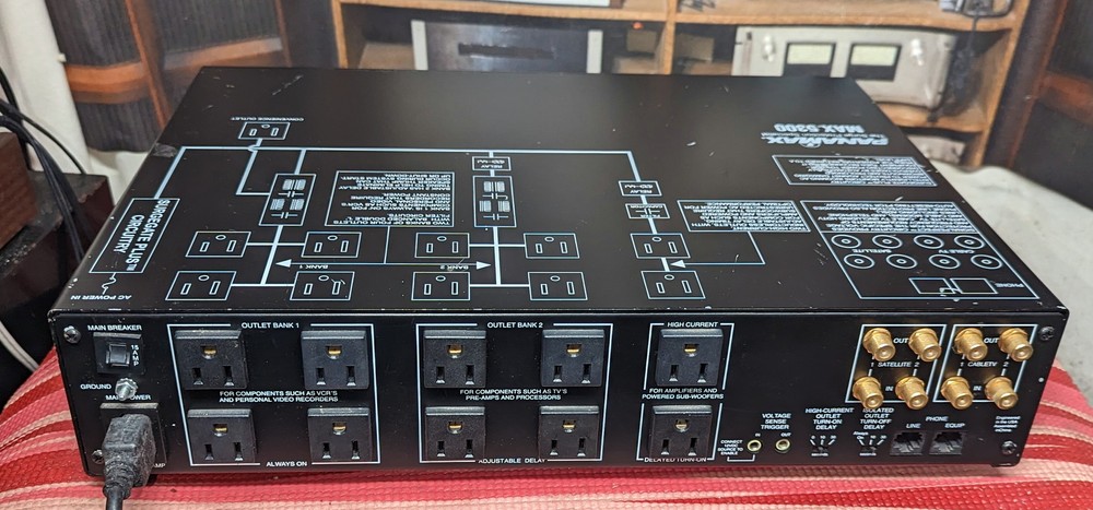 Panamax MAX-5300 surge protector with analog voltage meter