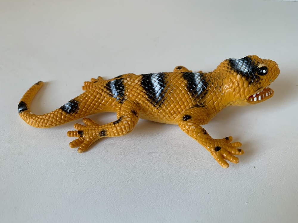 Vintage 1998 Yellow Long Lizard Figure Soft Plastic