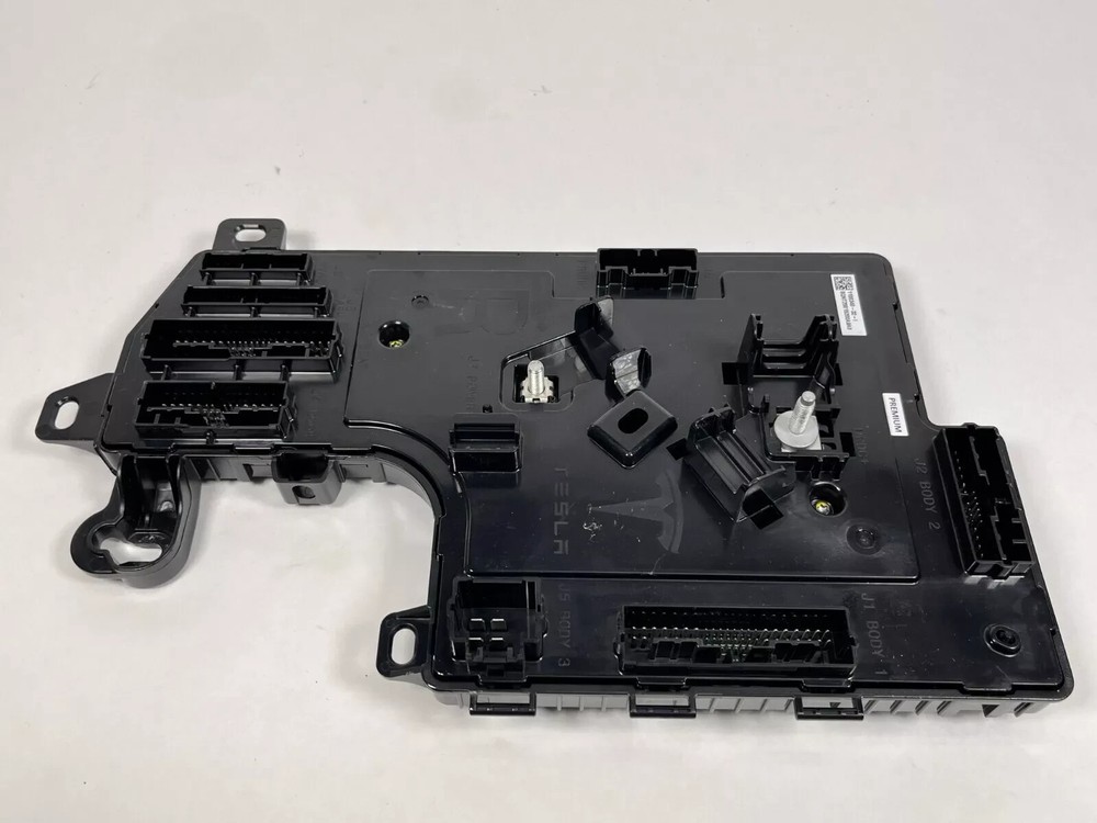 ⭕ 17-20 Tesla Model 3 Right Low Voltage Electronic Control Module 1100340-32-I