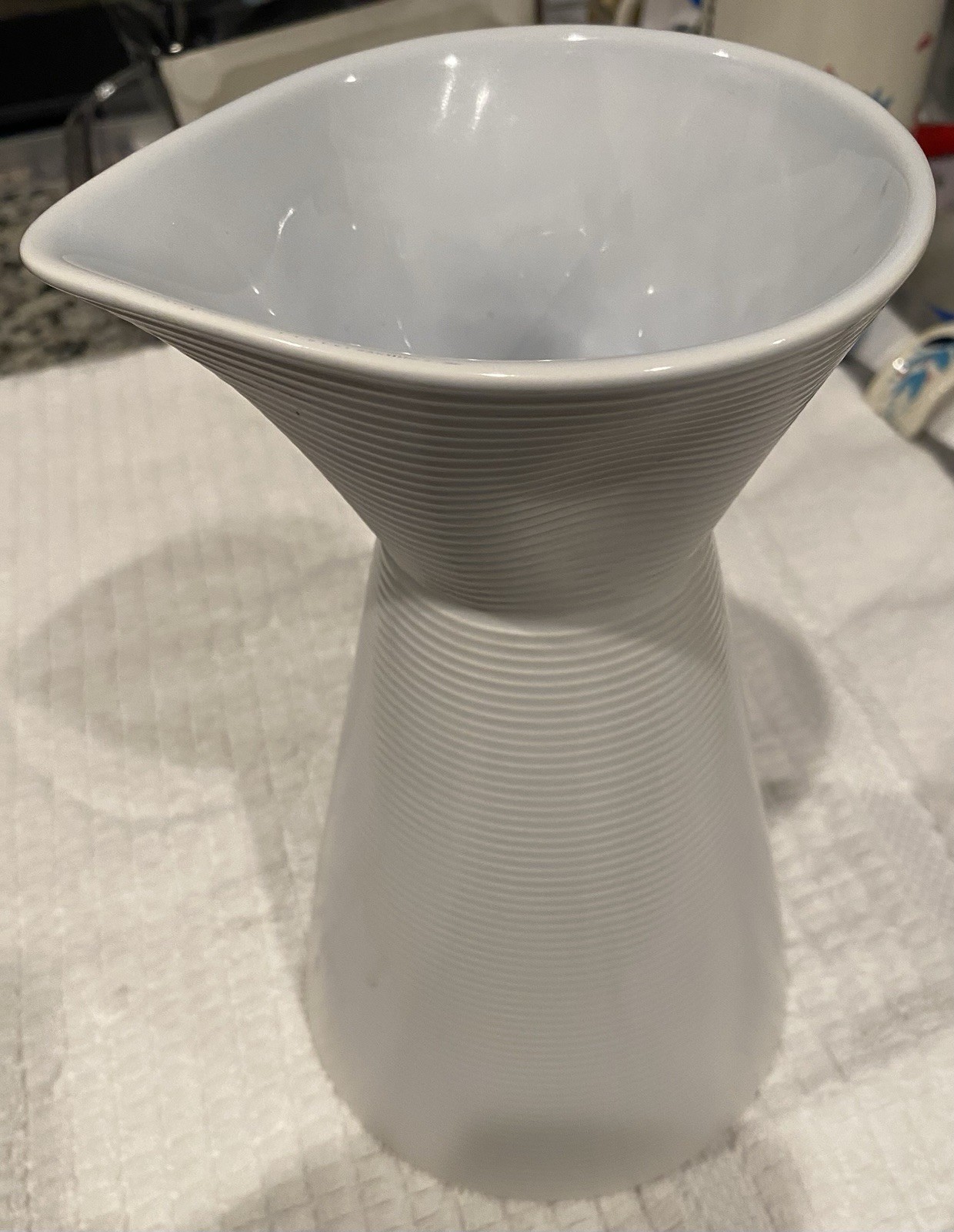 DANSK TOPOS 804673 Carafe, White. CERP-365