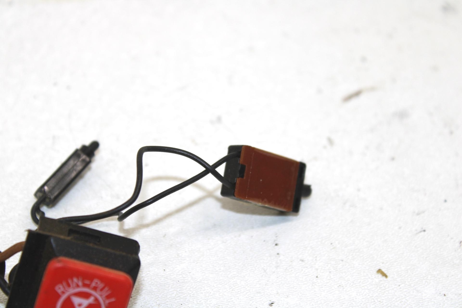 Polaris Oem Aux Kill Switch 4013381 Q825