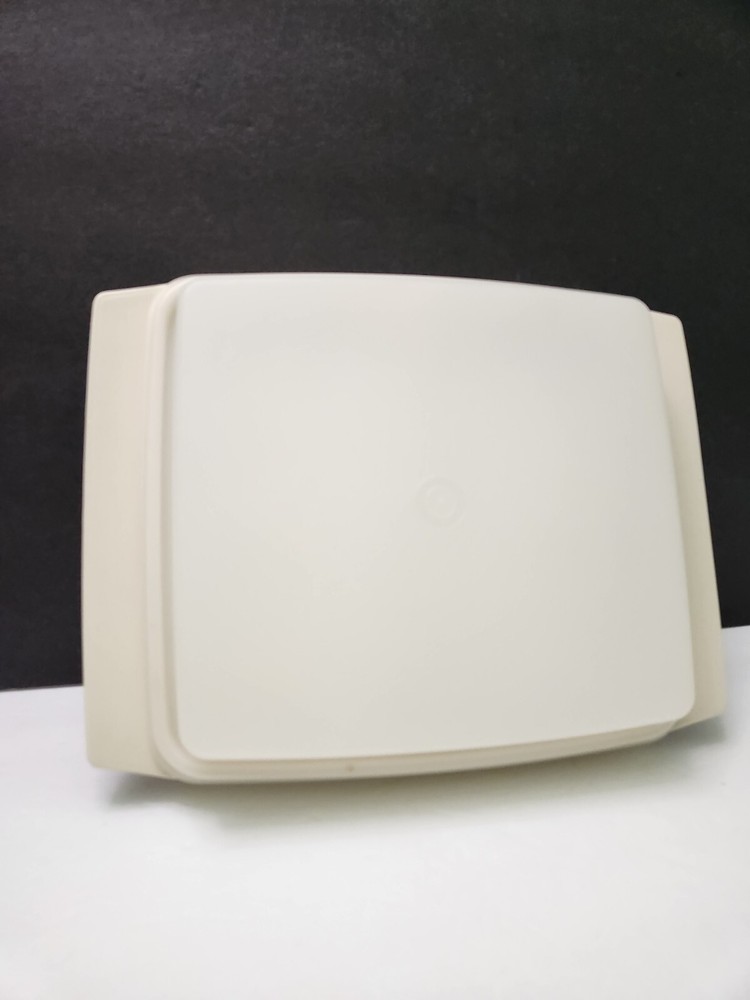 #723 Tupperware Deviled Egg Keeper Tan & White 16 Eggs