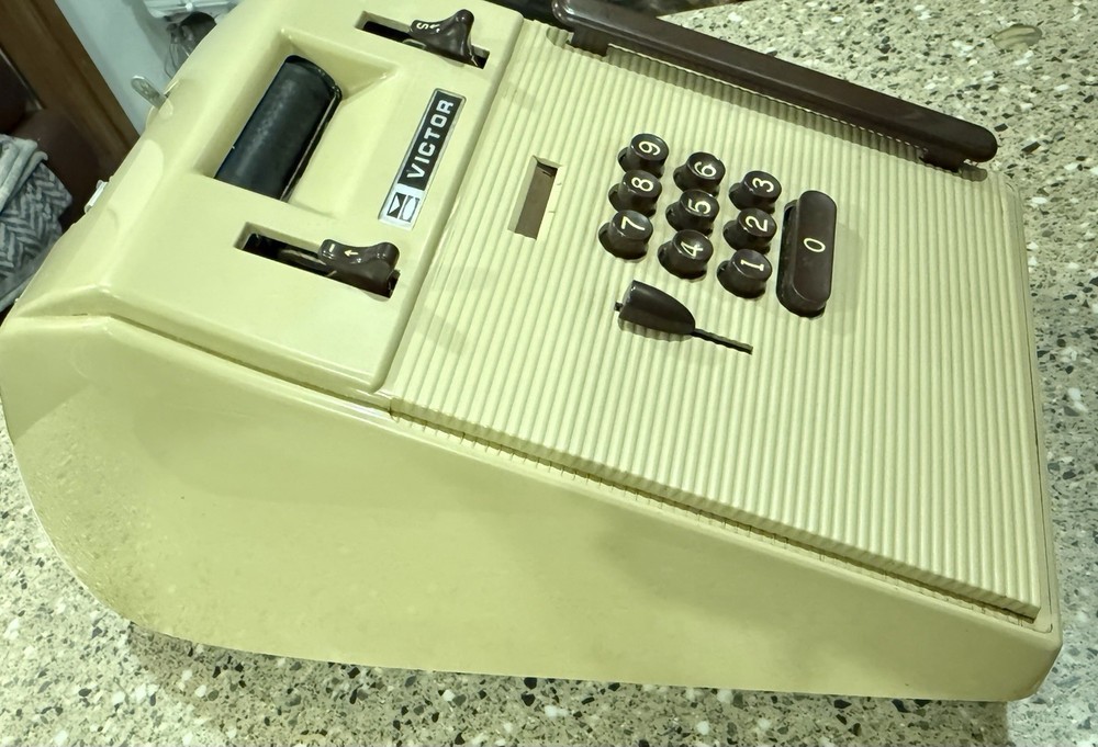 Vintage Victor Electric 10 Key Adding Machine 78254 Bakelite? Ex Condition