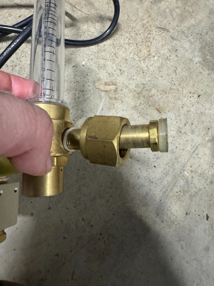 Titan Controls CO₂ Regulator Compatible with Titan Controls CO2 Controllers Grow