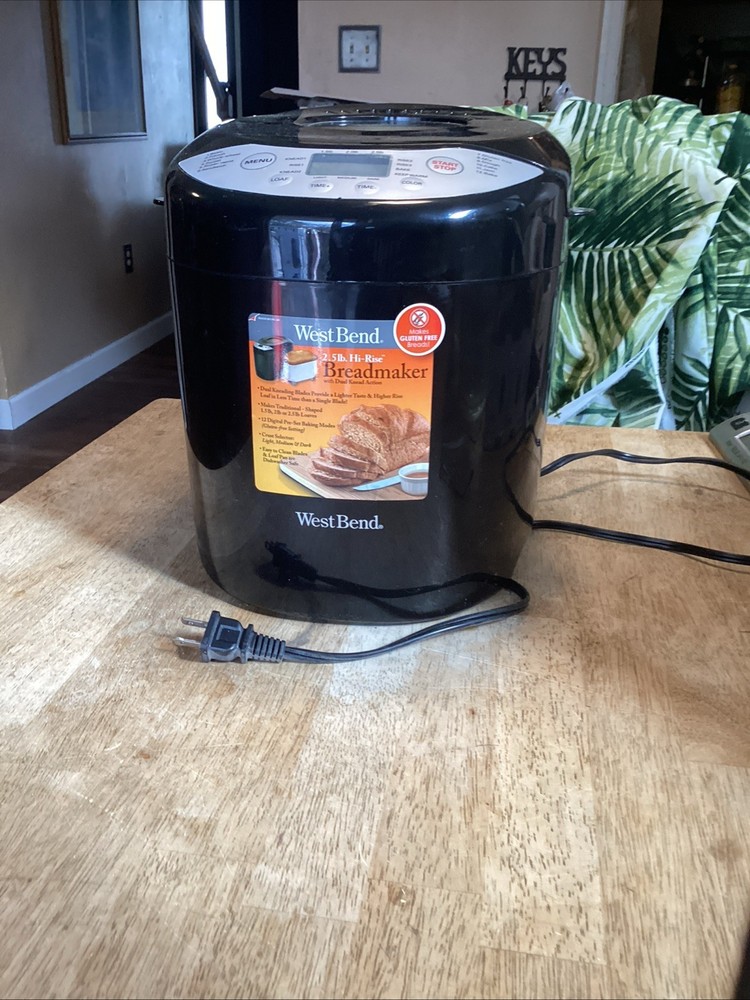 West Bend Bread Maker 2.5 Pound Hi-rise