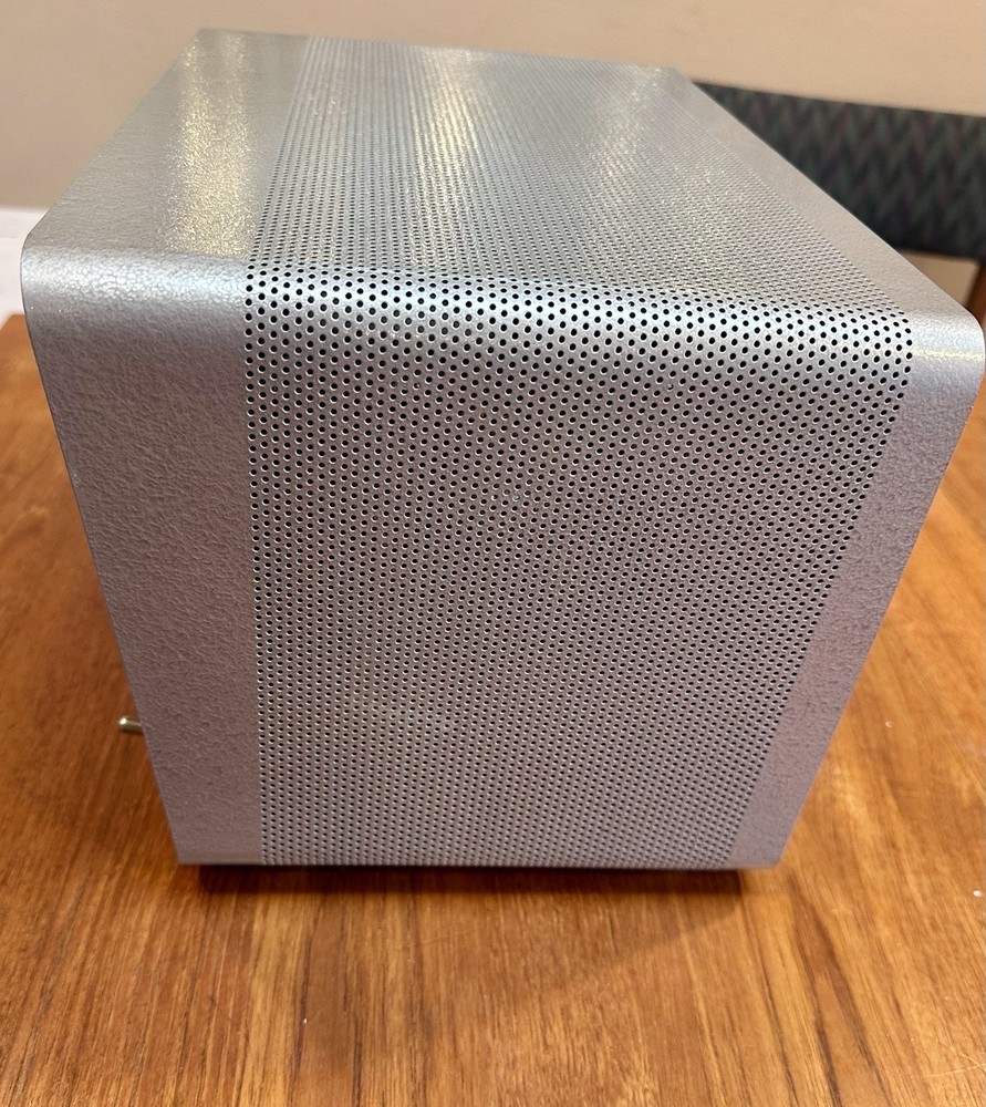 Globe Scout 680-A Transmitter WRL Electronics - Untested Estate Tube Lights Up