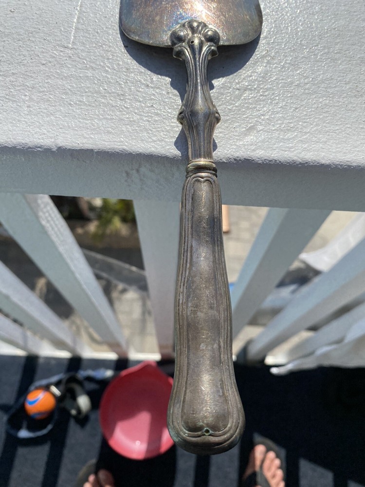 Nice Vintage Ornate Bard With Lute Patterned Silverplate Pie Server 12"