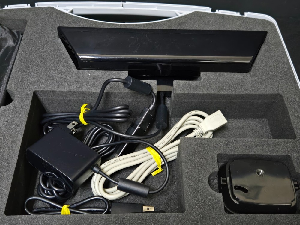 Noiseken Kinect : For Windows PC Model 1517, With Accessories, Case