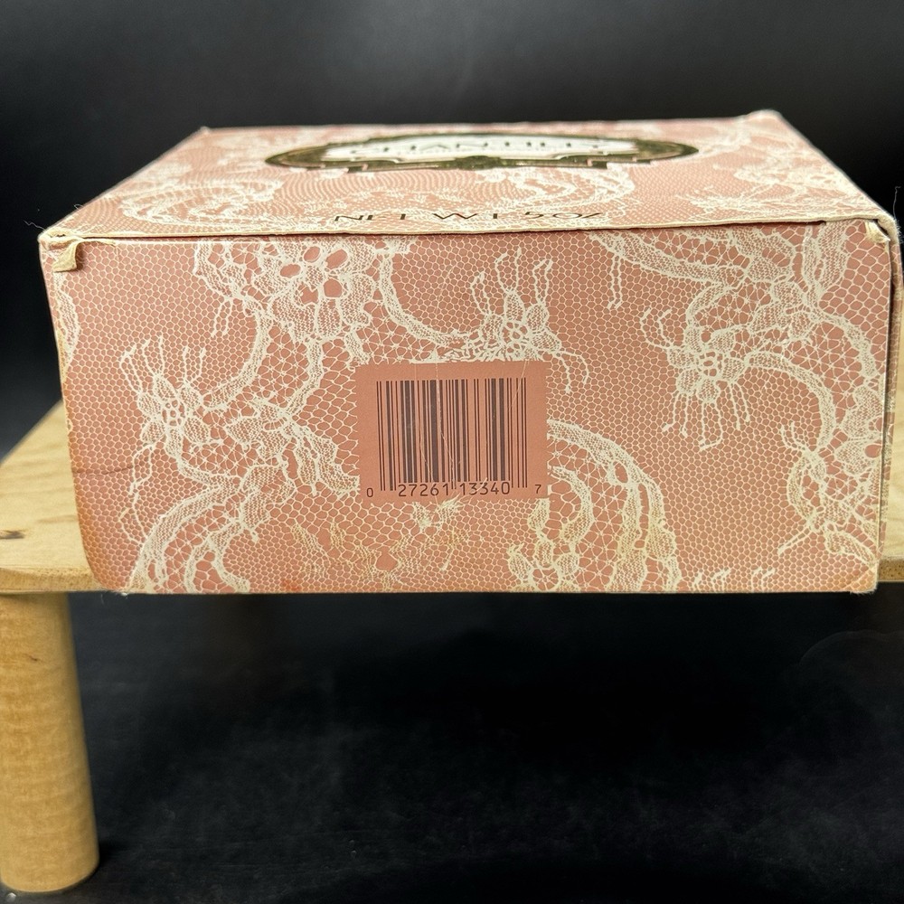 Chantilly Dusting Powder Plastic Container & Puff Boxed EMPTY/Traces Vintage