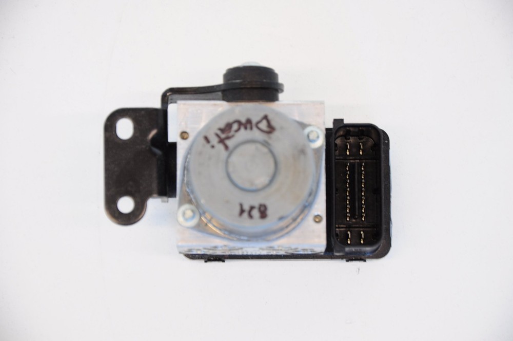 2015 DUCATI HYPERSTRADA 821 ABS PUMP 54240332B