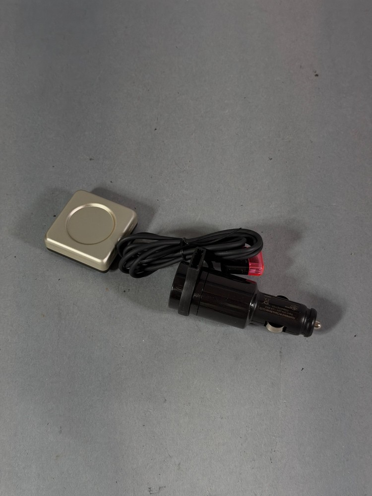 Microsoft Zune Car FM Transmitter Charger Dock Black 30-Pin AUX Adapter