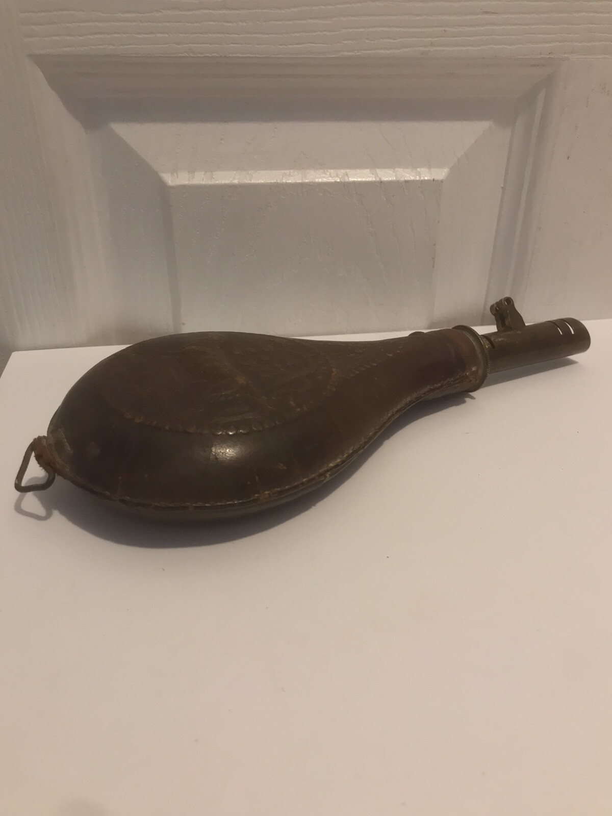 CIVIL WAR PERIOD LEATHER POWDER FLASK ( MARKED AM FLASK & CAP CO )