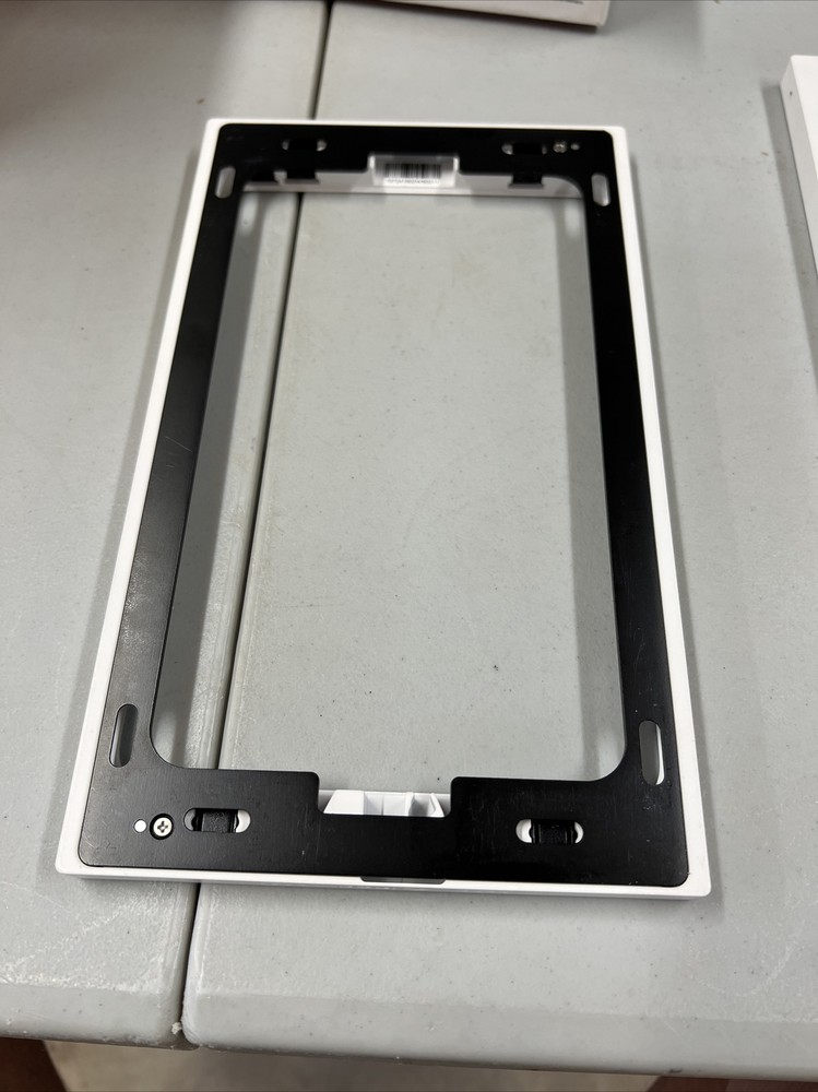 iPort Surface Mount Bezel White aluminum iPad Mini 4