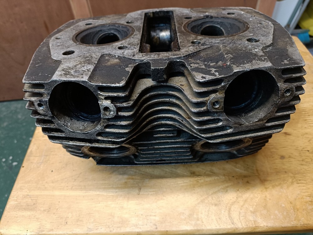 Honda C77 Cylinder Head
