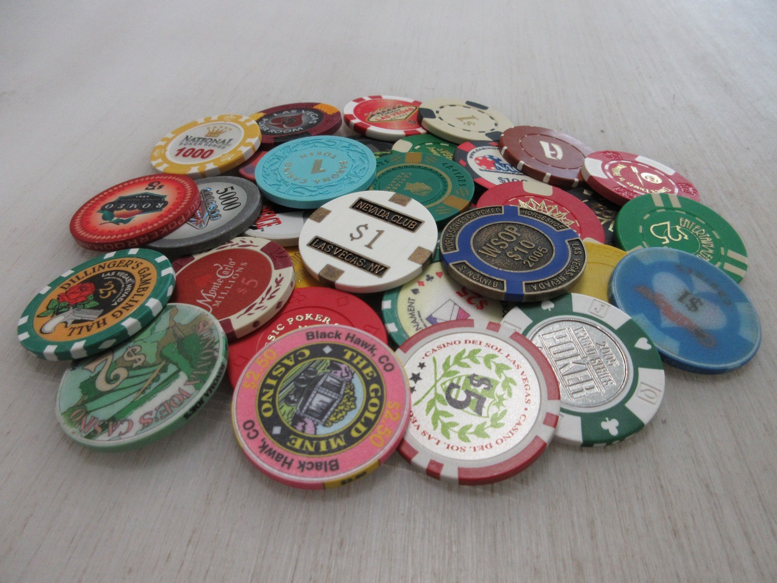 33 Casino Gaming Poker Chip Lot Las Vegas $1 New & Used Chipco Paulson Clay room