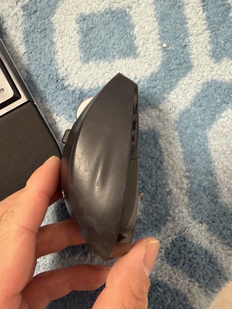 Logitech K850 Wireless/unify Bluetooth Keyboard With M705 Unifying Mouse