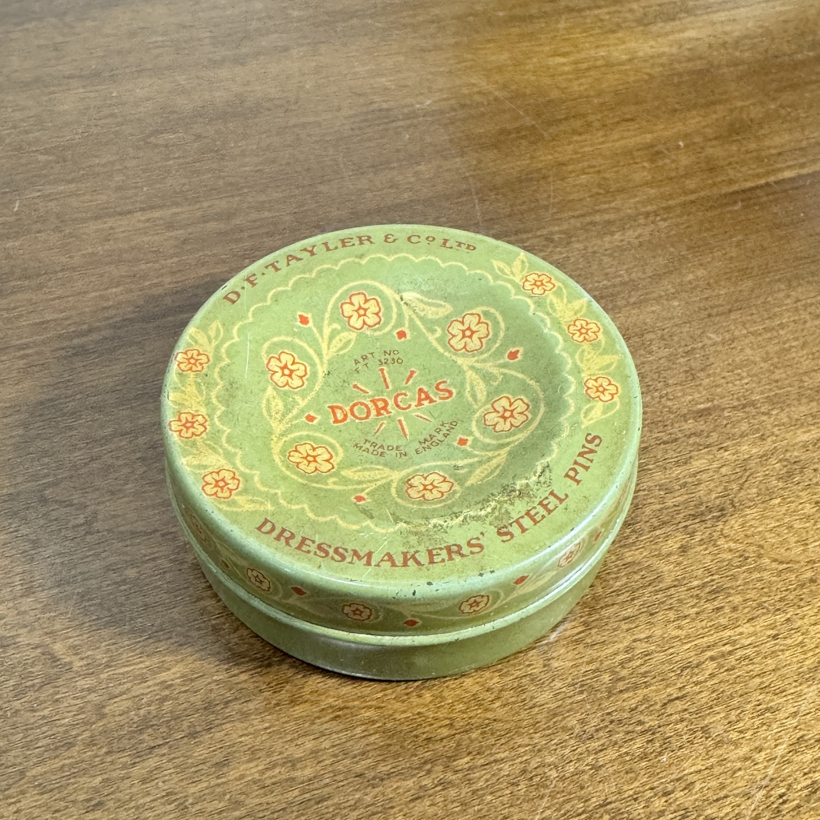 Vintage DORCAS Dressmakers Steel Pins Storage Tin D.F. Tayler & Co Ltd England