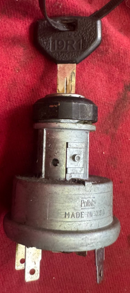 VOLVO IGNITION SWITCH WITH KEY, POLLAK 20703022 WITH KEY