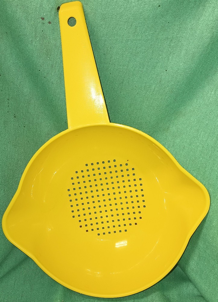 Tupperware 1 QUART COLANDER - various