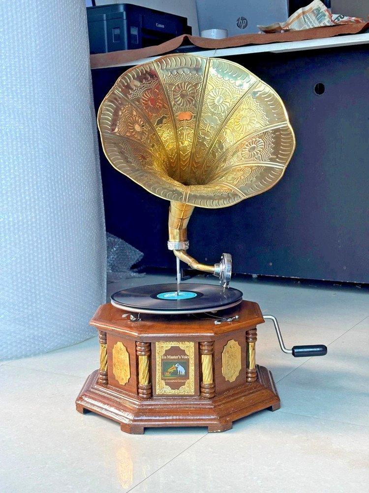 Vintage Look HMV Gramophone Functional Working Phonograph, win-up record player