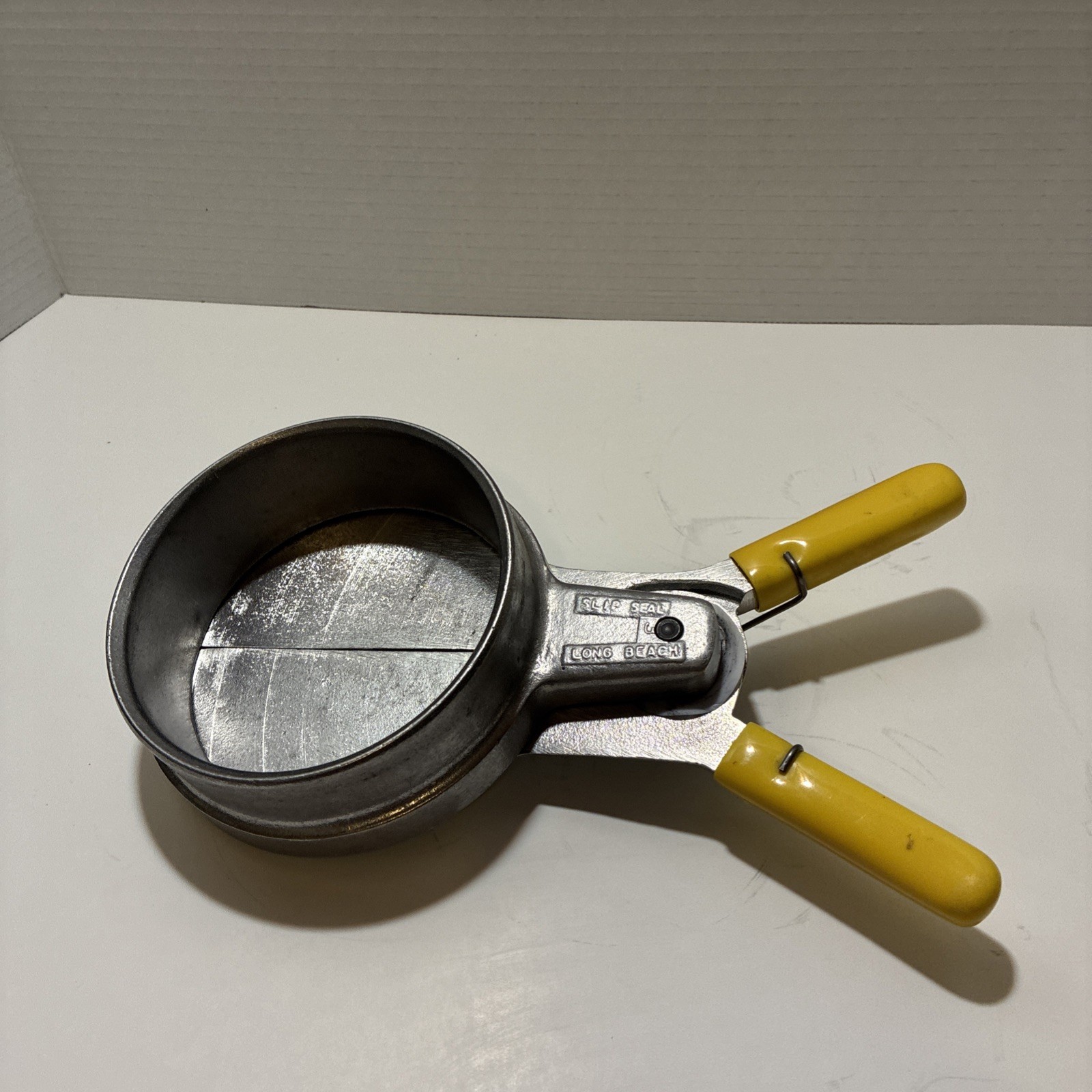 The Slip Seal Co. Long Beach CA Packing Peanut Dispenser Valve USED