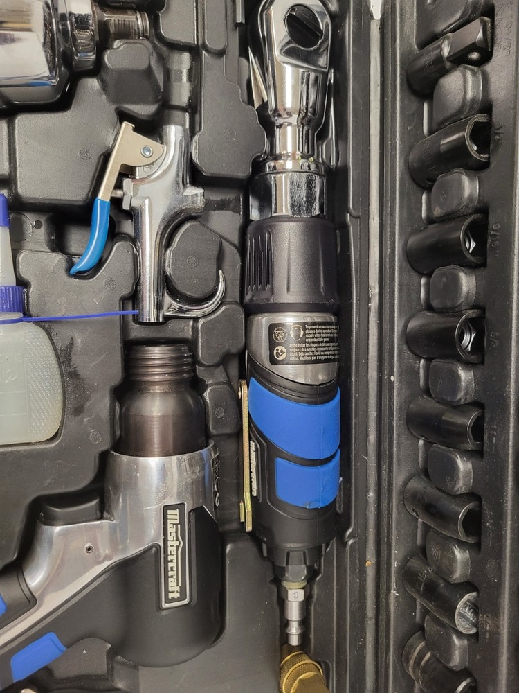 (N93672-4) Mastercraft 72pc Air Tool Kit